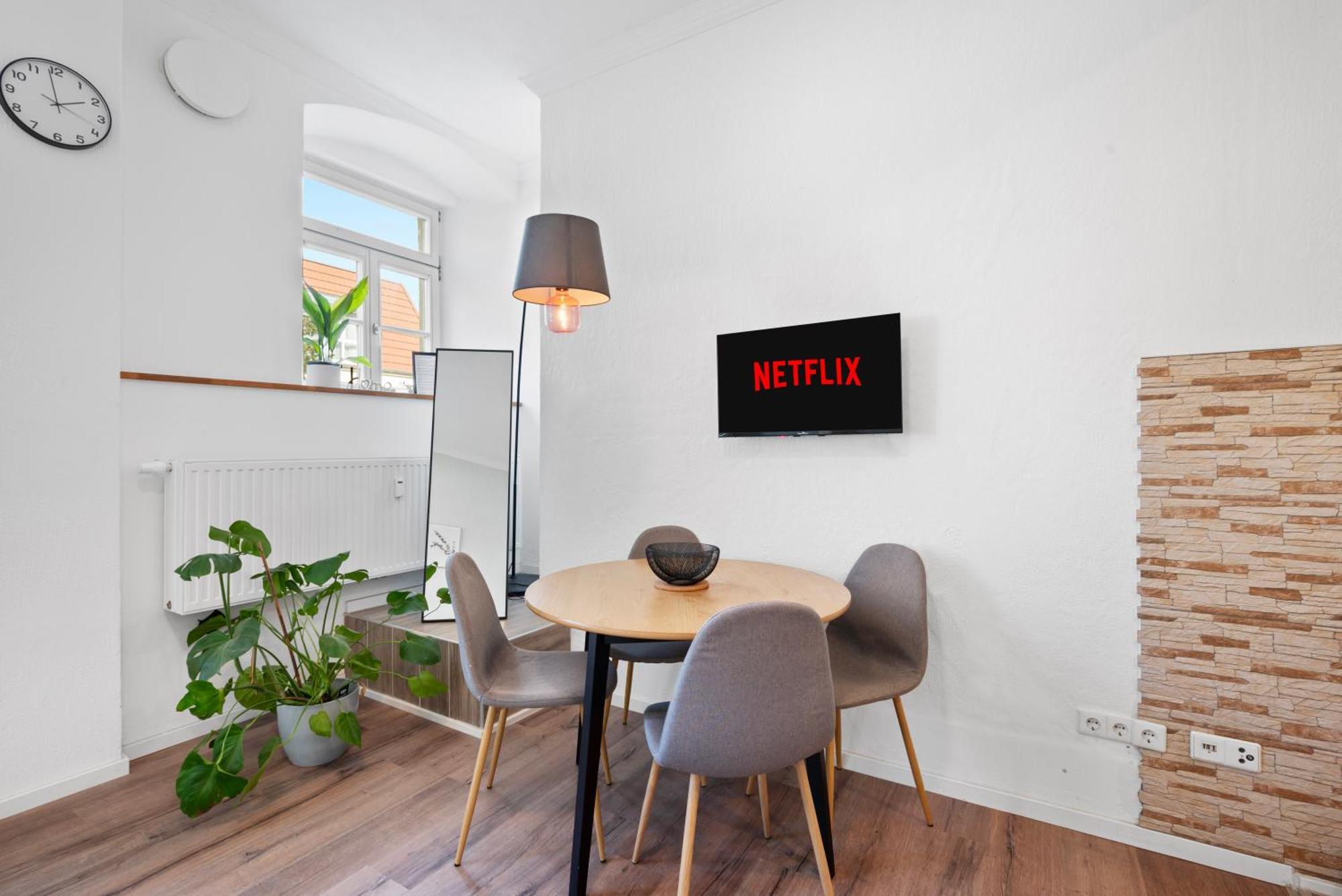 Backhome - Business&Family - Fantastische Schlosslage, Smarttv, Netflix, 50Qm, 24H Checkin - Apartment 1 Лудвигсбург Екстериор снимка