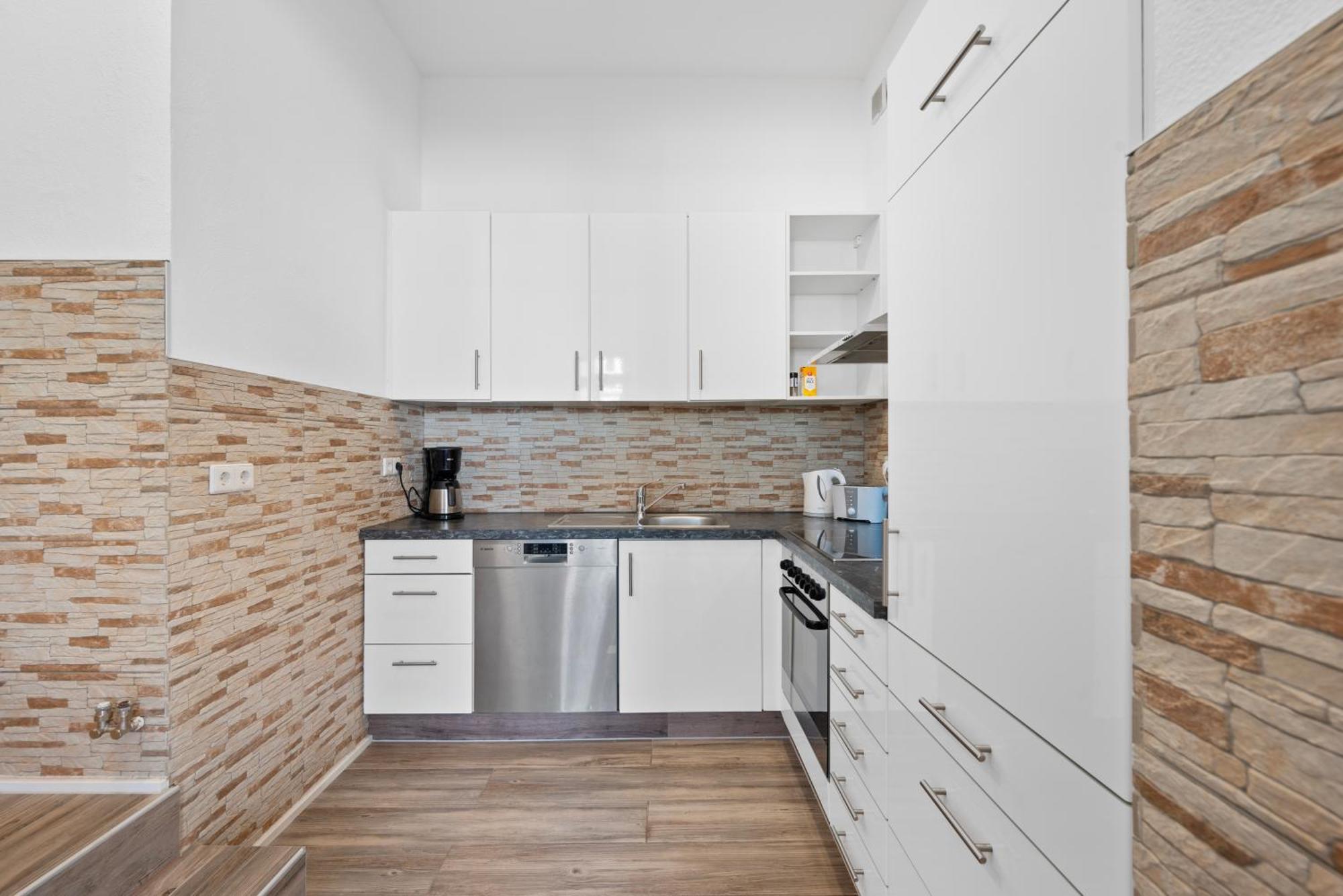 Backhome - Business&Family - Fantastische Schlosslage, Smarttv, Netflix, 50Qm, 24H Checkin - Apartment 1 Лудвигсбург Екстериор снимка